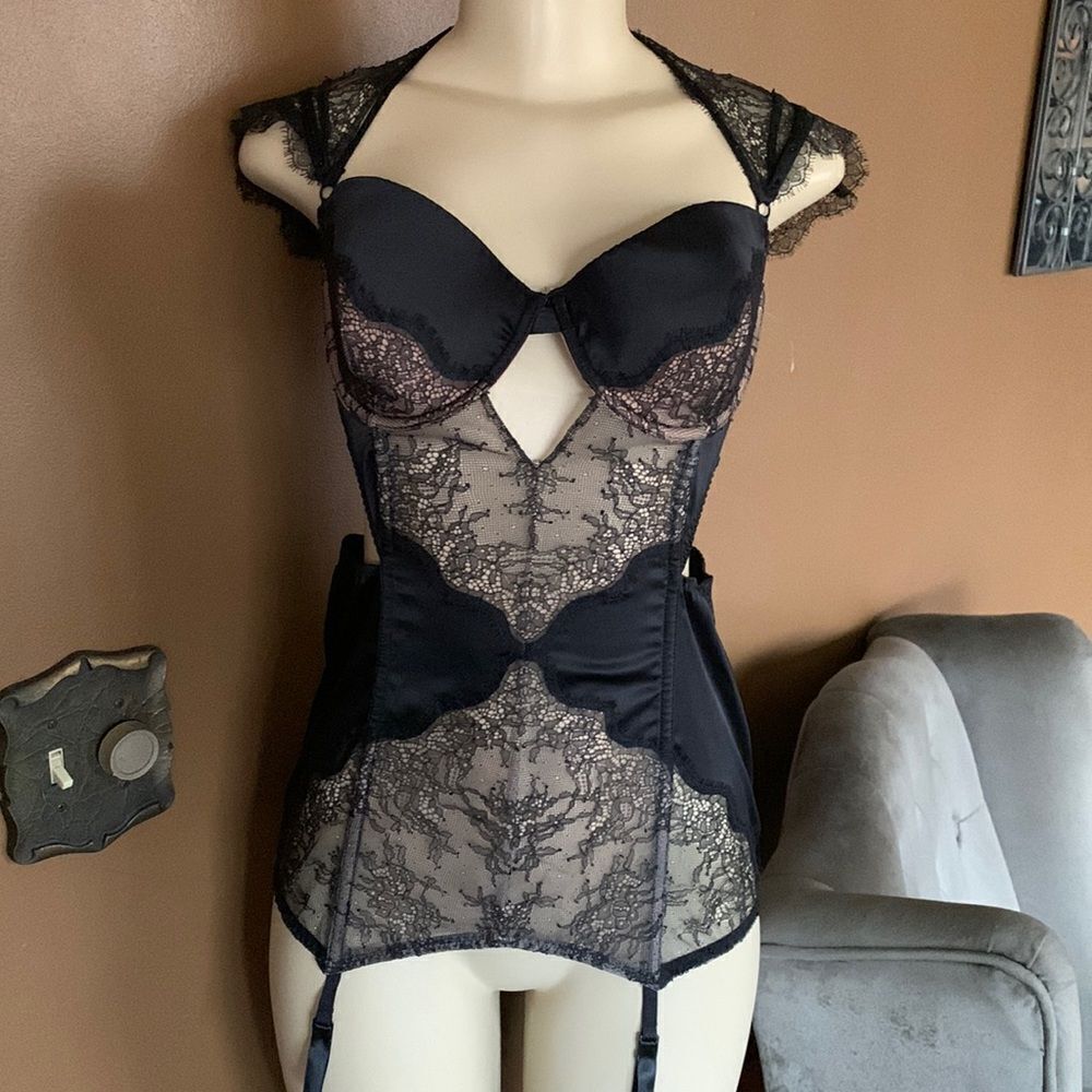 Victoria’s Secret Bra Babydoll Corset Lingerie Teddy Nightgown Intimates Black